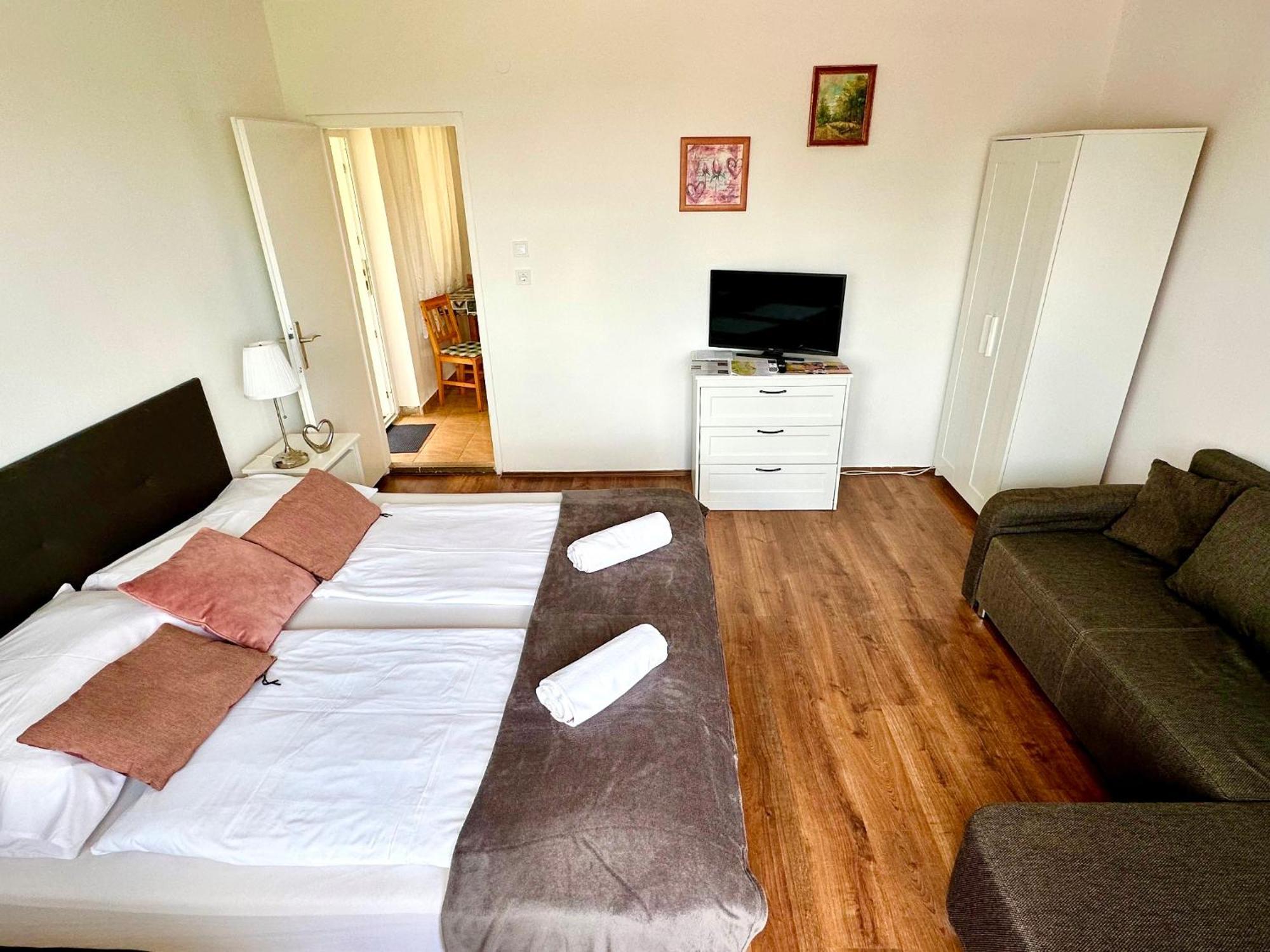Szent Orban Panzio - Kutyabarat Apartmanok Zalakaros Eksteriør bilde